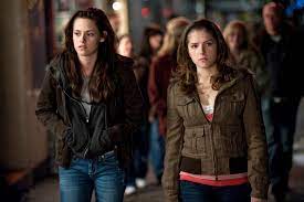 She has an older brother, michael cooke kendrick. Anna Kendrick Says Shooting Twilight Was Miserable Ew Com