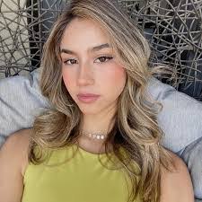 Stephanie Thornhill's Instagram, Twitter & Facebook