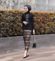 40 Model Kebaya Muslim Yang Stylish Dan Trendi Untuk Kondangan Updated 2021 Bukareview
