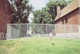 They are primarily employed to minimize the amount of snowdrift on roadways and railways. Temporary Fencing Easter Fence St Louis