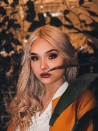 Modelliks Maria Kanter, kes kannab Helge ehteid ning pluusi disainis  Joanne-Heleene Sõrmus, meik ja soeng Christine Elisabeth Aring ❤️