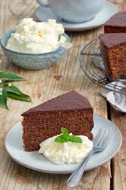 Saftige Sachertorte Rezept Sweets Lifestyle Rezept In 2020 Sachertorte Rezept Sachertorte Rezept Saftig Kuchen Rezepte Einfach