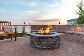 Firewood should be contained within the closed spark screen. Ep Henry Featured Here Cast Stone Wall Cut Stone Round Fire Pit Kit In Aspen Firepit Patio Caststonewall Https Ephenry Com Products Cast Stone Wall Fire Pit Kit Facebook