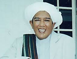 Amalkan shalawat qotadah yang fadhilatnya insya allah mata kita selalu terang sampai akhir umur dan tidak terkena. Rahasia Minum Air Cuci Tangan Para Ulama Menurut Guru Sekumpul