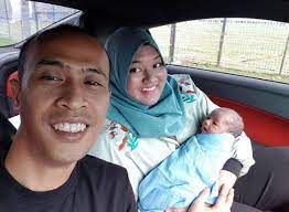 Abam, yang juga anggota kumpulan pelawak popular bocey telah meninggal dunia di kediamannya di gombak. Yeay Raya Ni Kami Bertiga 8 Tahun Belum Ada Zuriat Sendiri Achey Bocey Dan Isteri Ambil Anak Angkat Nona