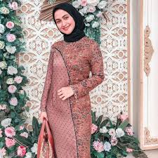 Gamis remaja polos model terbaru kekinian 2020 baju wanita murah: Pin Pada Gendongan