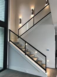 Pembayaran mudah, pengiriman cepat & bisa cicil 0%. Amankan Rumah Tingkat Dengan 7 Railing Tangga Minimalis Ini