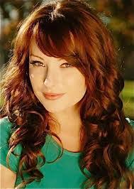 Sarah Palmer's Instagram, Twitter & Facebook