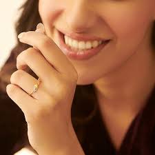 Glittery Fern Diamond Ring