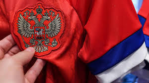 Mal bei einem großen turnier (wm oder em) aufeinander philippe erhielt ein weißes trikot mit der nummer 1 und seinem namen drauf. Adidas Verkauft Russland Trikots Mit Falscher Farb Reihenfolge
