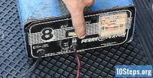 Mengetahui bagaimana untuk menjaga bateri terdiri, terutamanya, mempunyai pengetahuan yang diperlukan untuk mengetahui bagaimana untuk memeriksa keadaan sekeping ini, yang bertanggungjawab untuk menyimpan tenaga elektrik dan membekalkannya ke dalam kereta kerana ia. 4 Cara Mengecas Bateri Kereta Ensiklopedia 2021