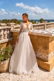 Scopri le nostre collezioni oggi stesso! Foto Del Catalogo Idea Sposa Idea Sposa