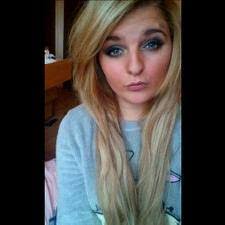 Lauren Beaty's Instagram, Twitter & Facebook