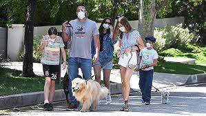 After first meeting on set of their film, deep water, the couple spent much of quarantine together, getting. Ben Affleck Ana De Armas Step Out For 1st Time With His 3 Kids Pic Ebiopic Ebiopic Com Biopic Movies Tv Serial Web Series Reviews And News