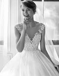 Check spelling or type a new query. Flecken Auf Dem Brautkleid Brautmoden Boos