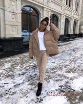 2020 Kisi Icin Bayan Kisa Sisme Mont Kombinleri Lacivert Mom Jeans Siyah Kazak Mont Deri Topuklu Ayakkabi Kiyafet Kombinleri Kiyafet Mont Moda