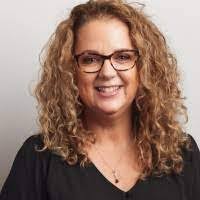 Shelly Grams's Instagram, Twitter & Facebook