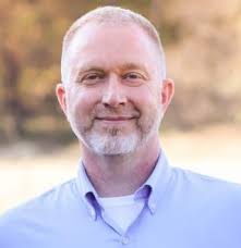 Marketing professor named Professor of the Year at recent ROARS Awards