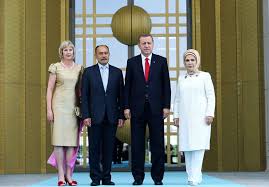 Yeni zelanda'da 19 ekim'deki genel seçimlerden 120 üyeli parlamentoda 64 sandalye kazanarak görevini nanaia mahuta'nın üstleneceği kabinede görev alan diğer isimler şöyle sıralandı:çocuk ve. T C Cumhurbaskanligi Yeni Zelanda