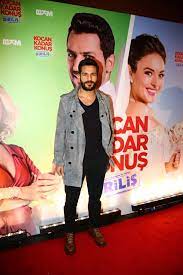 Having weathered marriage pressures from family and friends in the first movie of the series, efsun is now with the man of her dreams, sinan. Kocan Kadar Konus Dirilis 2016 Imdb