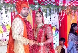 Sakshi malik (born 3 september 1992) is an indian freestyle wrestler.at the 2016 summer olympics, she won the bronze medal in the 58 kg category, becoming the first indian female wrestler to win a medal at the olympics. Chandigarh International Wrestler Vinesh Phogat Weds Somveer Rathi à¤¸ à¤®à¤µ à¤° à¤° à¤  à¤• à¤¦ à¤² à¤¹à¤¨ à¤¬à¤¨ à¤‡ à¤Ÿà¤°à¤¨ à¤¶à¤¨à¤² à¤ªà¤¹à¤²à¤µ à¤¨ à¤µ à¤¨ à¤¶ à¤« à¤— à¤Ÿ à¤¶ à¤¦ à¤• à¤¬ à¤¦ à¤ªà¤¹à¤² à¤¤à¤¸ à¤µ à¤° à¤†à¤ˆ à¤¸ à¤®à¤¨ Amar Ujala