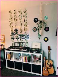 30 Gorgeous Vintage Room Decor Ideas To Get Unique Look Your Home In 2020 Vintage Room Decor Bedroom Vintage Retro Bedrooms