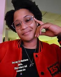 Leah Cartwright's Instagram, Twitter & Facebook