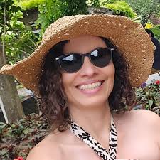 What score is needed to pass the NALA knowledge exam?