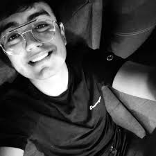 MAURICIO GARZA CELEBRA EL PRIMER CUMPLEAÑOS DE SUS TRILLIZOS 😍 El actor y  conductor Mauricio Garza compartió emotivas fotografías del festejo en  redes sociales, donde aparece junto a su futuro esposo y