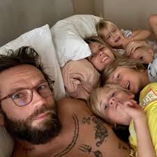 Sundaze Love Pile ✨🌙🌈🐞 listen to our latest solo ep of  @themotherdazepodcast OUT NOW @swrightolsen #thisiseverything #motherhood