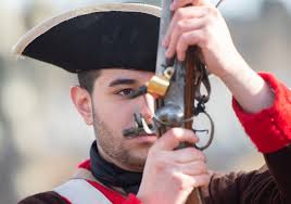 George Washington crosses Delaware River in reenactment