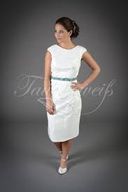 Check spelling or type a new query. Brautkleid Tw0043b In Etui Stil Aus Taft Mit Farbigem Band