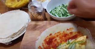 Kisar bawang besar, bawang putih dan udang kering. Indonesian Cuisine Resepi Lumpia Popia Basah Daily Makan