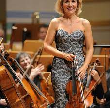 Im alter von fünf jahren begann sie mit dem klavierspiel, bald darauf erhielt sie ersten geigenunterricht bei. Anne Sophie Mutter Ich Spiele Solange Mein Dekollete Vorzeigbar Ist Welt