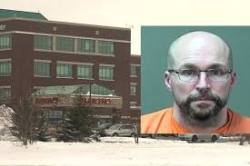 Komplo teorilerine inanan eczacı, yüzlerce aşıyı bilerek sabote etmiş:  "Dünya çöküyor"