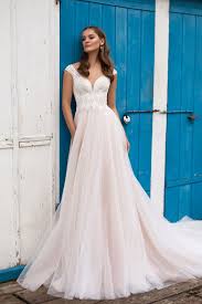 Das perfekte hochzeitskleid für jede frau. Brautmode Brautkleider Fur Siegburg Boho Oder Schlichte Eleganz