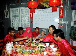 Kalendar qamari cina terbahagi kepada kitaran 12 tahun dan dinamakan sempena nama haiwan. Cina Muslim Sambut Tahun Baru Cina Semasa Mstar