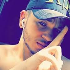 Listen to MC CABELINHO