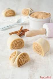 Franzbrotchen Rezept Diese Kuchen Sind Nicht Nur Zum Fruhstuck Toll Herzelieb Franzbrotchen Rezept Franzbrotchen Lecker