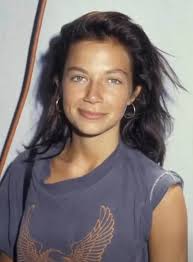 Everybody wanted to date her in the 1980s, try not to cry when you see her  today!😥 Details in the comment below!👇