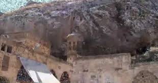 Su Karsi Ki Dagda Lambalar Yanar Rumeli Turkusu Lamba Hayat Su