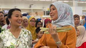 Andi bernadee dan sheila rusly ketuk ramadan 2019. Kos Bertambah Punca Ketuk Ketuk Ramadan Dihentikan