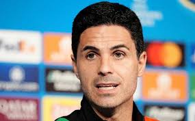 Gary Neville and Ian Wright Apologise After Roy Keane Savages James Maddison