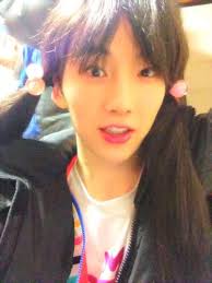 Male Kpop Idols Dressed Like Girls Kpop Idol American Singers Idol