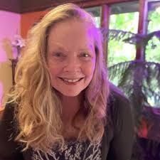 Who do you guys recommend for a dentist haven't been in about 4 years and  have wisdom teeth pain don't have insurance and need someone thats  affordable and trustworthy thanks so much