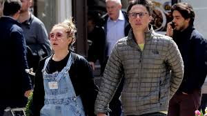 Zach braff showed his girlfriend, florence pugh, some birthday love over the weekend with a heartwarming message. 21 Jahre Alter Florence Pugh Verteidigt Ihre Beziehung Promiflash De