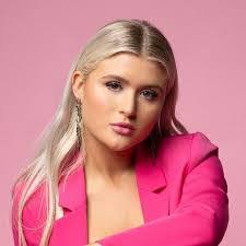 Madison Hey's Instagram, Twitter & Facebook