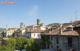 Non ricordi più come accedere all'account? Varzi Lombardia La Storia E Le Attrazioni Del Borgo Cosa Vedere