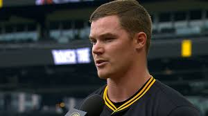 Henry Davis drives in go-ahead run in Pirates' win vs. Reds