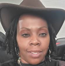 iTutor is excited to introduce the newest face in the tutoring center!!  Meet Lanetra Ebron. Lanetra currently teaches at Carver Middle School in  Spartanburg, SC. ✔️Certified elementary school teacher ✔️21 years of